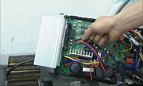 盘龙美的空调电话是多少